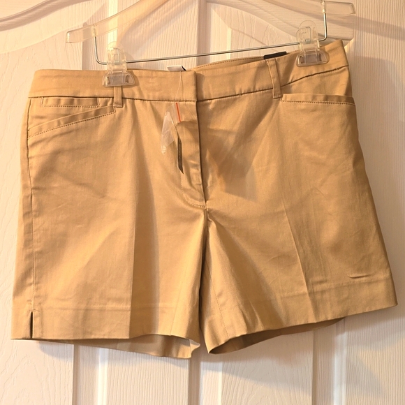 White House Black Market Pants - Women sz 8 White House Black Market Khaki shorts